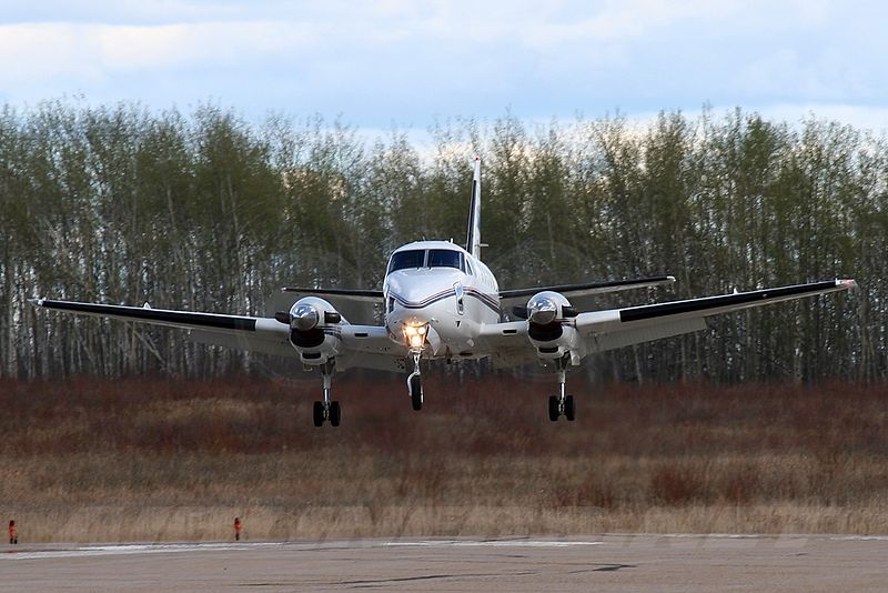 File:Beech A100 King Air, Alberta Air Ambulance AN1211201.jpg