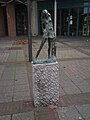 Bronzen beeld op het Aagje Dekenplein te Hoorn, Noord-Holland, Nederland