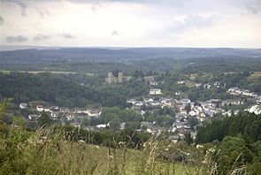 Blick auf Schönecken im August 2002