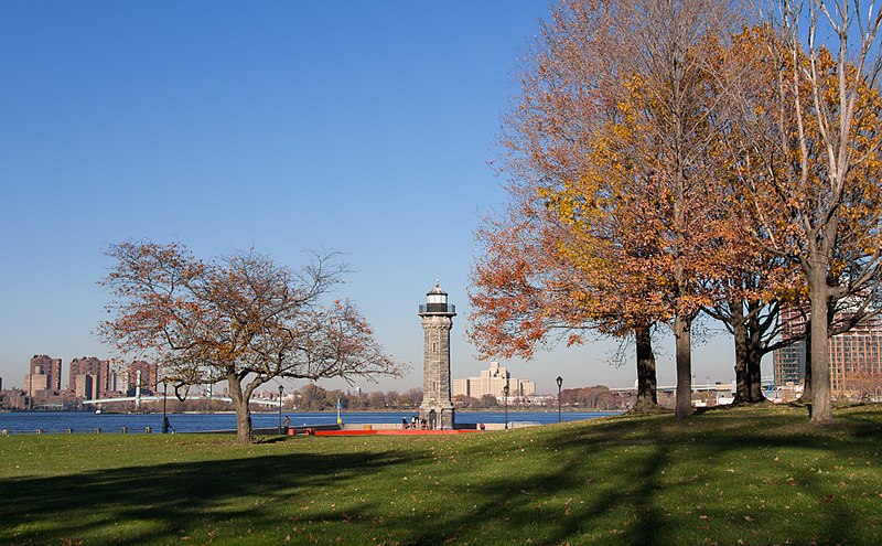 File:Blackwell Island Light (41727).jpg