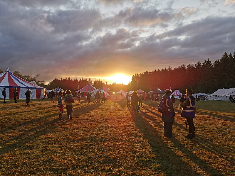 File:Buddhafield Festival 2023 at sunset.jpg