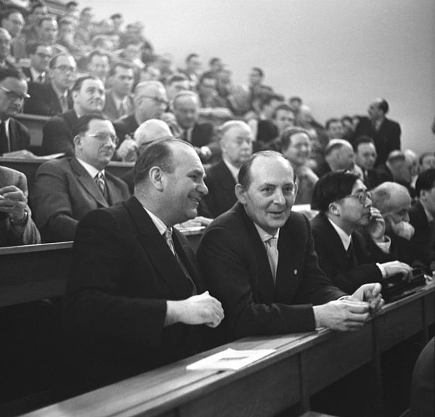 File:Bundesarchiv Bild 183-54865-0005, Leipzig, Tagung der Physikalischen Gesellschaft.jpg