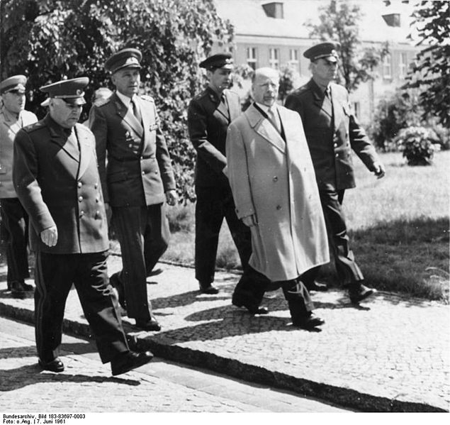 File:Bundesarchiv Bild 183-83697-0003, Rodion J. Malinowski, Heinz Hoffmann, Walter Ulbricht.jpg