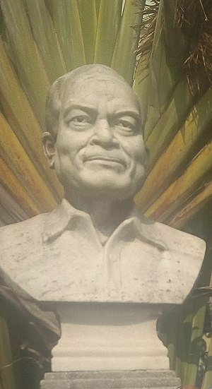 Bust of Roy at Bidhan Shishu Udyan in Ultadanga