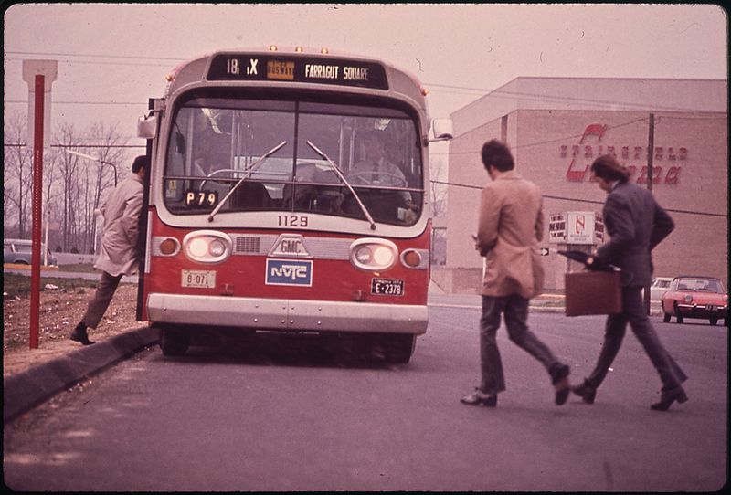 File:CATCHING "PENTAGON SPECIAL" IN A VIRGINIA SUBURB - NARA - 546735.jpg