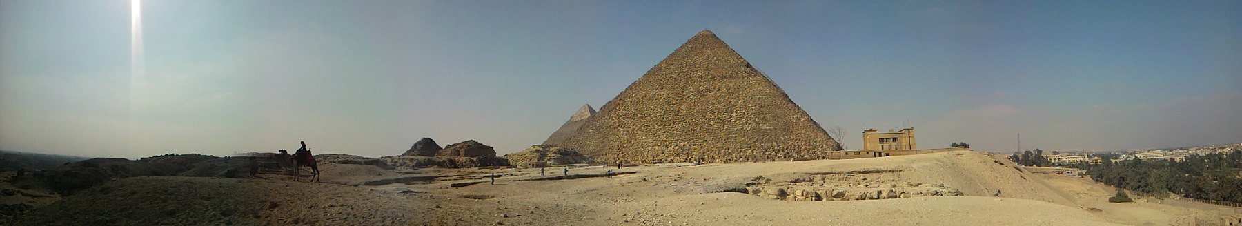 Kairo, piramide, panorama - Panoramio.jpg