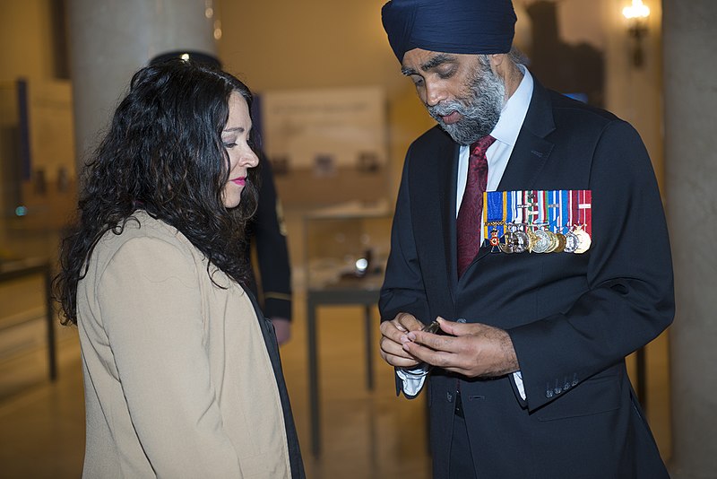 File:Canadian Minister of Defence, Harjit Sajjan, Lays a Wreath at the Tomb of the Unknown Soldier (34002427164).jpg