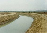 Canal principal de riego.