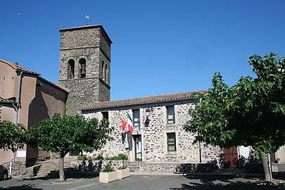 Église Saint-Martin et mairie.