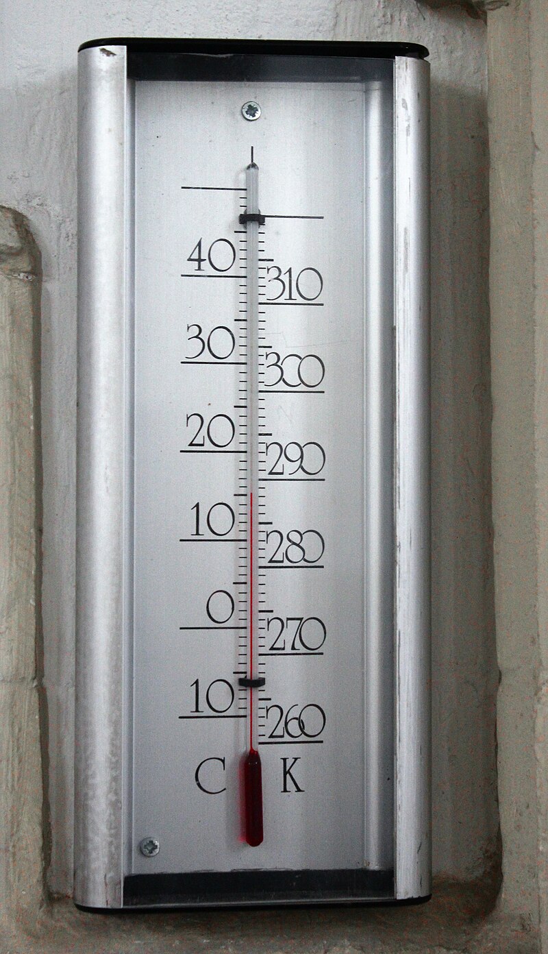 https://upload.wikimedia.org/wikipedia/commons/thumb/2/22/CelsiusKelvinThermometer.jpg/800px-CelsiusKelvinThermometer.jpg
