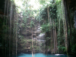 Cenote-ik-kil.png