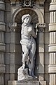 * Nomination: Une statue sur la façade du château de Chantilly. --Thesupermat 08:59, 11 October 2012 (UTC) * * Review needed