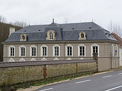 新城庄园（法语：Domaine de Villeneuve (Aube)）