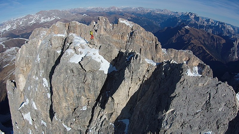 File:Cima Vezzana 3192 m. Dicembre 2016.jpg