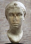 Cleopatra, middel 1ste eeu v.C., met 'n Hellenistiese kroon (Vatikaanmuseums).[248][250][246]