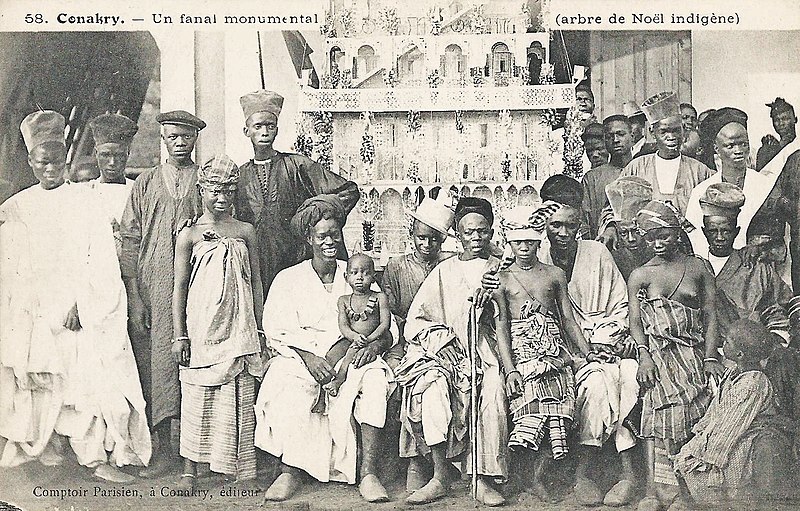 File:Conakry-Un fanal monumental (arbre de Noël indigène).jpg