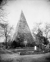 Memorial Granite Pile, Hollywood Cemetery, Richmond, Virginia. Photo by William Henry Jackson. Confederate Monument Richmond VA 1902.jpg