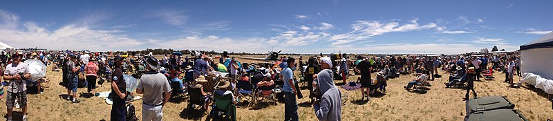 File:Crowd at Warbirds Downunder 2013 panorama- 2013-11-04 14-15.jpg