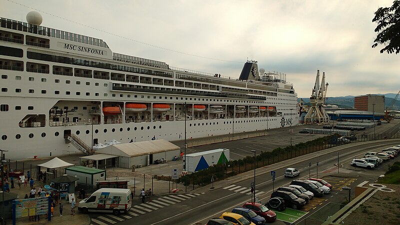 File:Cruise -39 MSC Sinfonia, Adriatic Sea 2 (34836471130).jpg