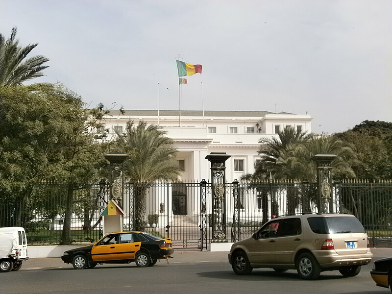 File:Dakar - Palais présidentiel.JPG