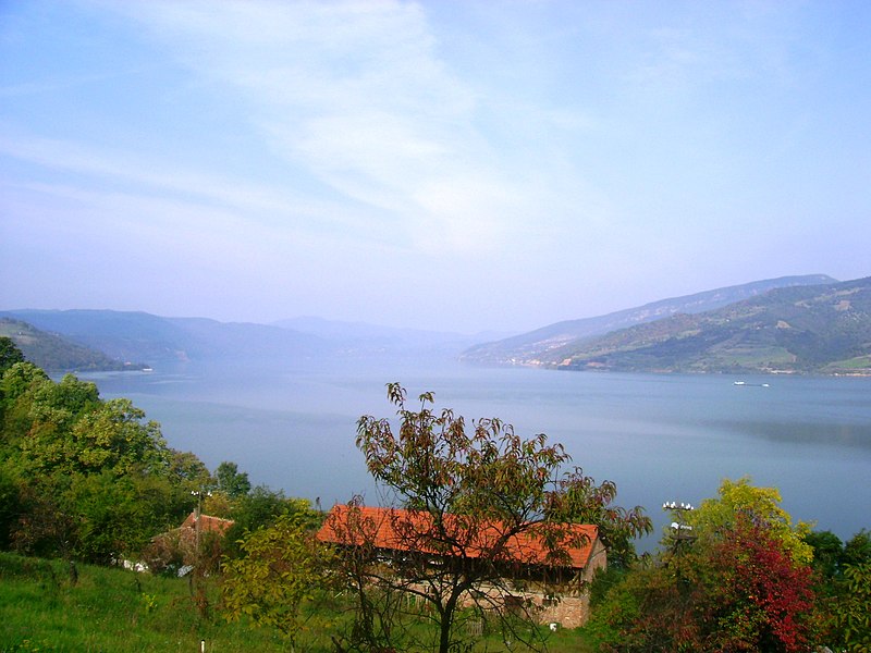 File:Danube near Donji Milanovac.jpg