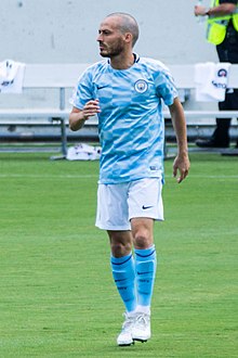 David Silva razis Man City 2017 (36471171422) (altranĉiten).jpg