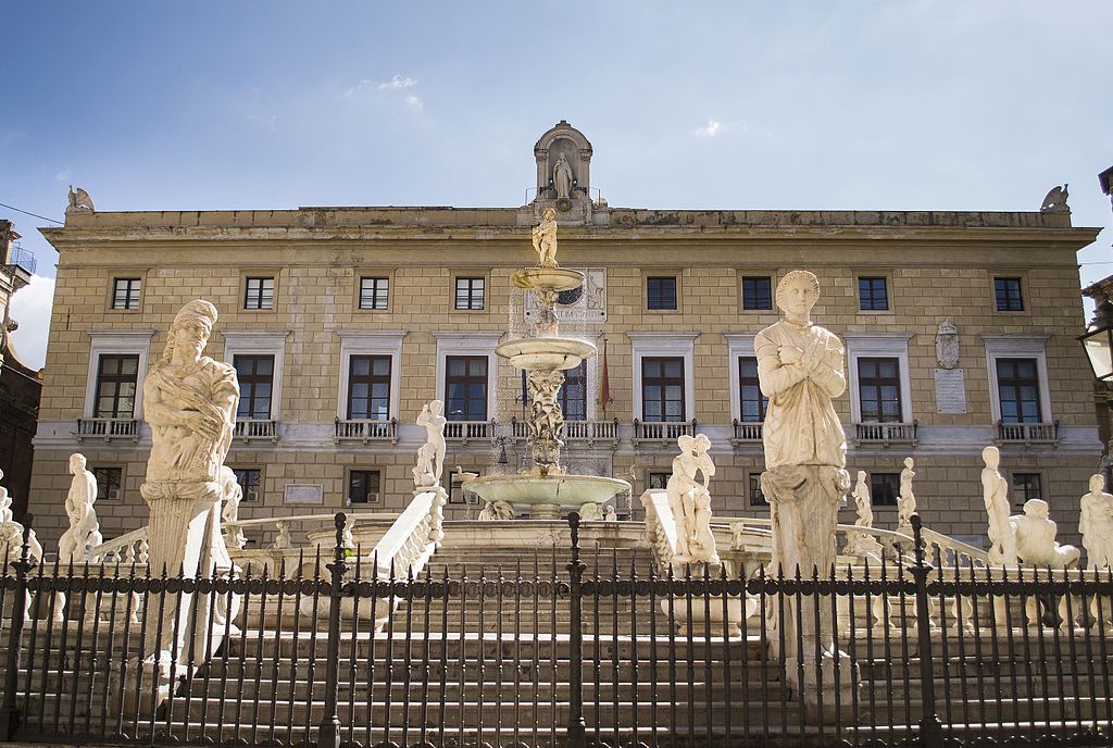 Dettaglio Fontana di piazza Pretoria