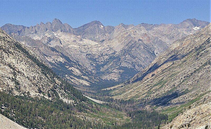 File:Devils Crags, Wheel Mountain, Mt. McDuffie.jpg