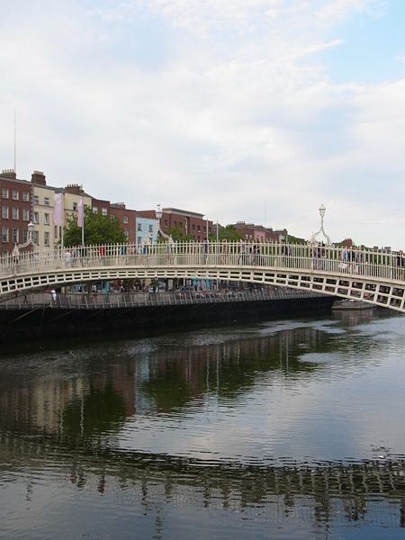 File:Dublin Ha'Penny bridge 774.jpg