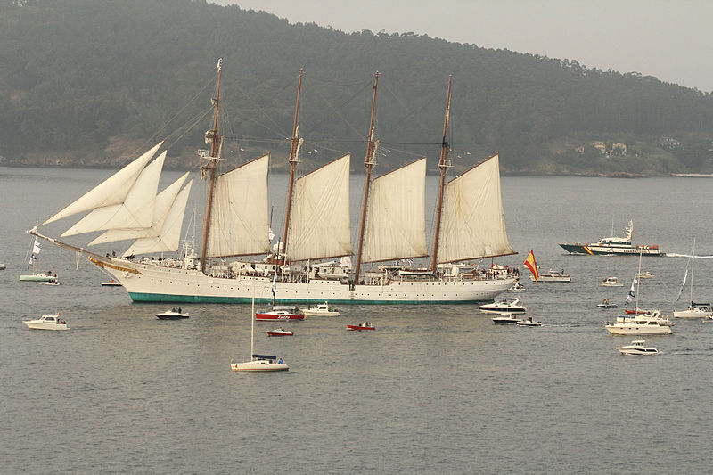 File:El buque escuela Juan Sebastián Elcano partiendo de la Bahía de Bayona 03.jpg