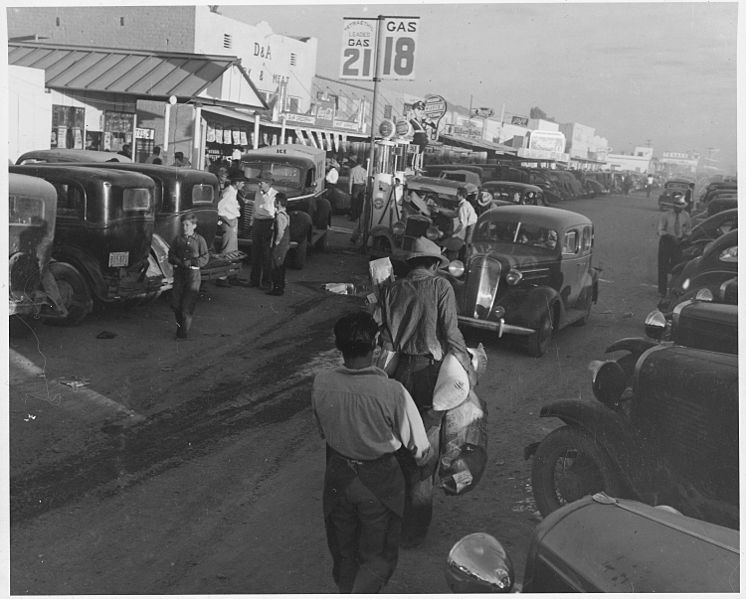 File:Eloy, Pinal County, Arizona. Street scene on main street of Eloy, late Saturday afternoon. Cotton pi . . . - NARA - 522053.jpg