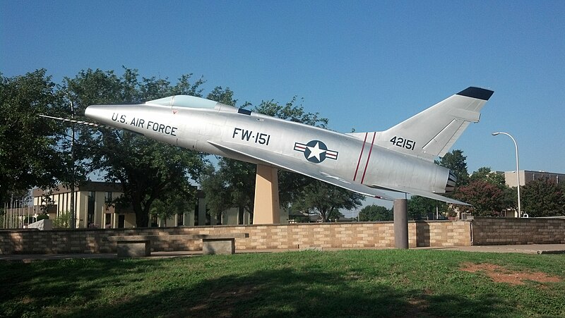 File:F-100D on display at Sheppard AFB..jpg