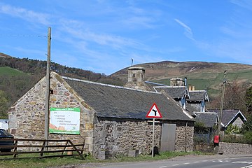 File:Farm_building_&_cottage_at_Easter_Howgate_(geograph_3960200).jpg