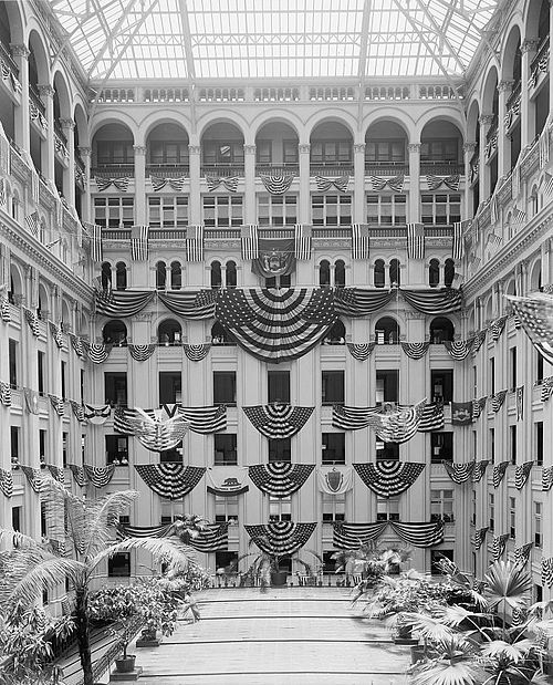 Atrium of the old 1899 General Post Office Building in June 1914