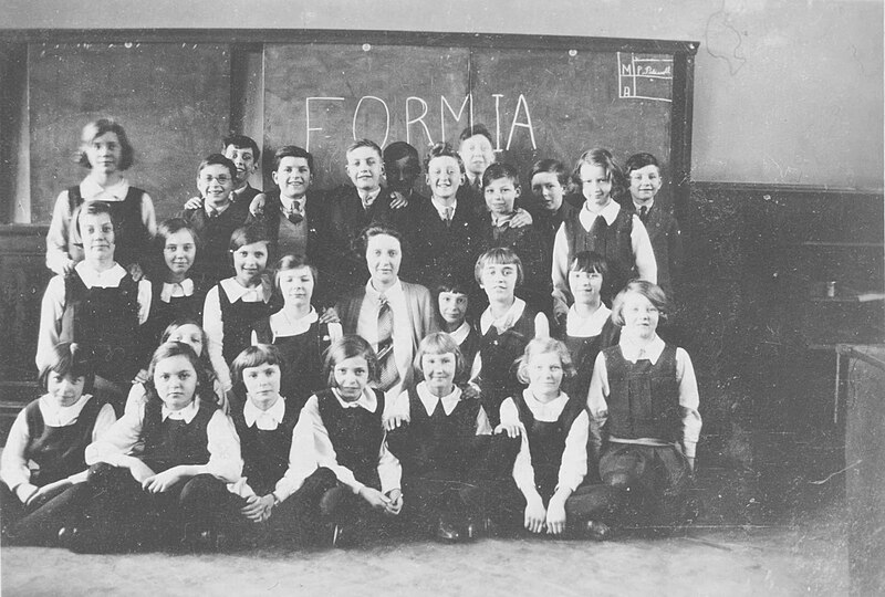File:Form 1A, Gosforth Secondary School, Northumberland, 1929.jpg