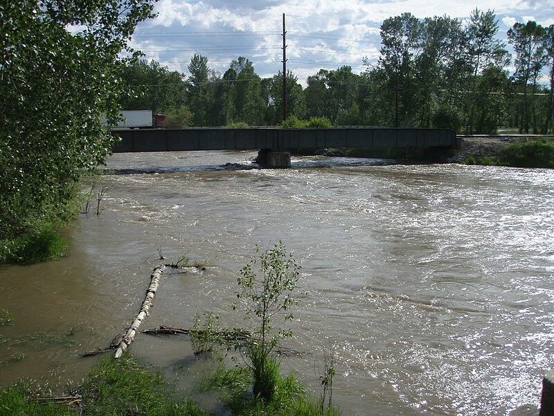 File:GallatinRiverFloodNearI-90.jpg