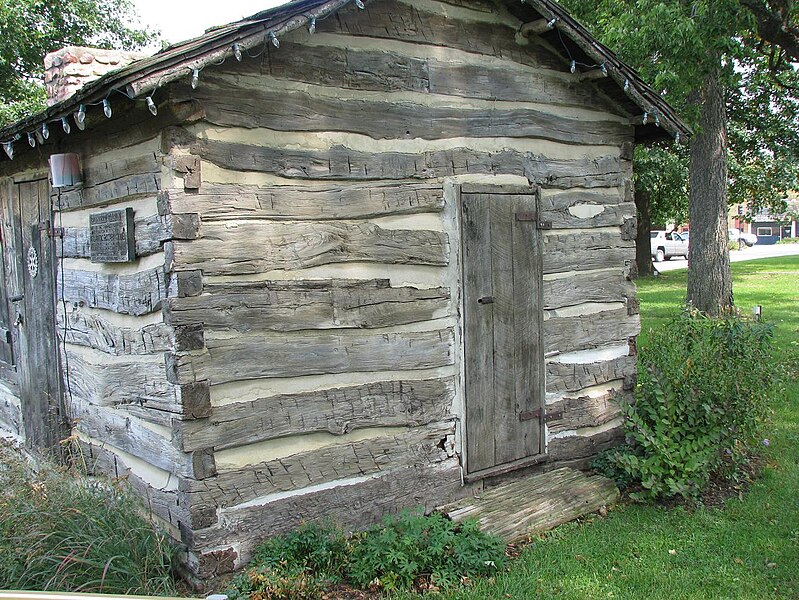 File:Gingery Log cabin.JPG