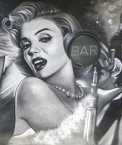 File:Graffiti de Marilyn Monroe a Sollana (Art urbà al País Valencià).jpg