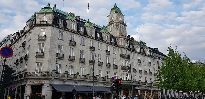 File:Grand Hotel, Oslo - 2018-05-12.jpg