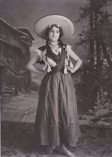 File:Frida Kahlo, by Guillermo Kahlo 3.jpg - Wikipedia