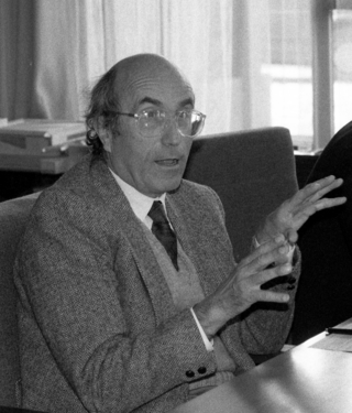 <span class="mw-page-title-main">Niklas Luhmann</span> German sociologist (1927–1998)