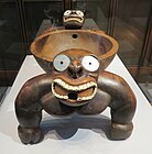 用珍珠貝殼和野豬獠牙裝飾的碗，用於供應卡瓦酒，夏威夷，公元 1700 年代後期