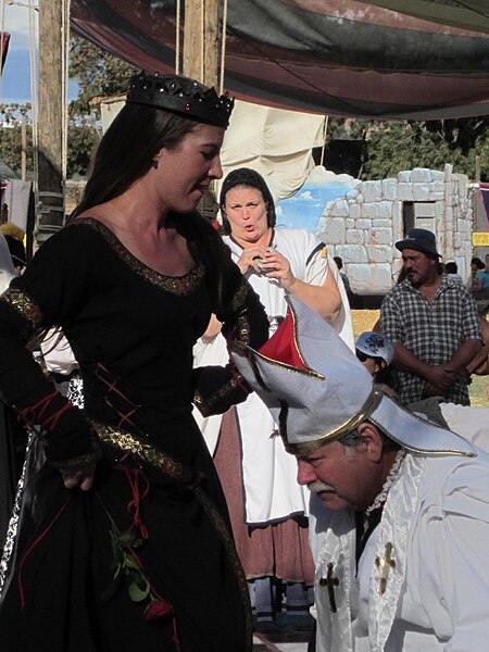 File:Human Chess at Northern CA Renaissance Faire 2010-09-19 17.JPG