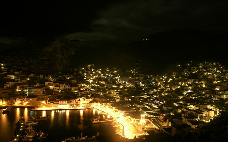 File:Hydra Harbour at night.JPG