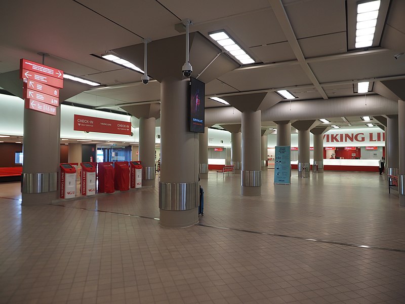 File:Interior of Katajanokka Terminal.jpg