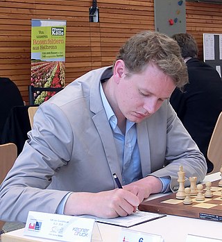 Fortune Salaire Mensuel de Jan Gustafsson Combien gagne t il d argent ? 2 216,00 euros mensuels