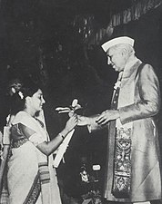 Jawaharlal Nehru, acharya en 1956