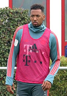 Jerome Boateng Training 2019-04-10 FC Bayern Muenchen-2 (bijgesneden).jpg