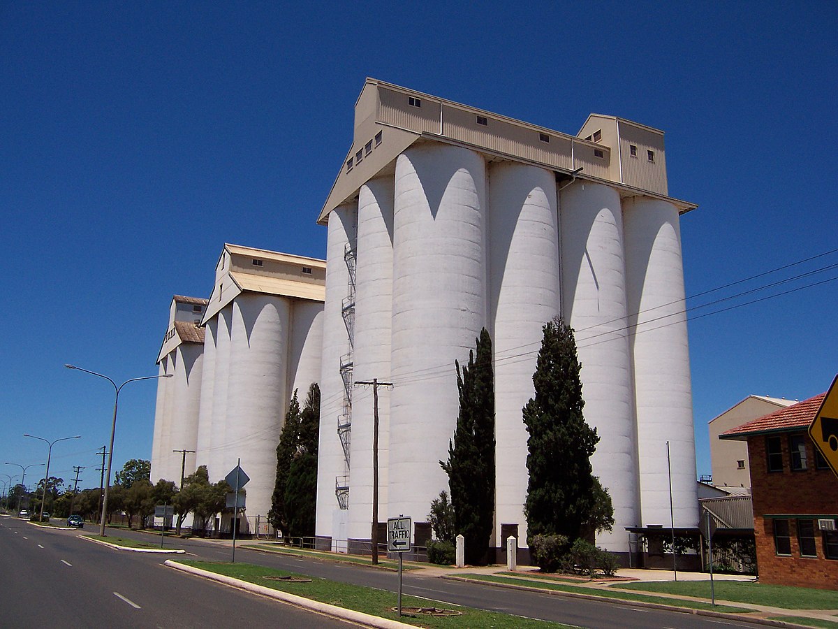 Kingaroy Peanut Silos httpsuploadwikimediaorgwikipediacommonsthu