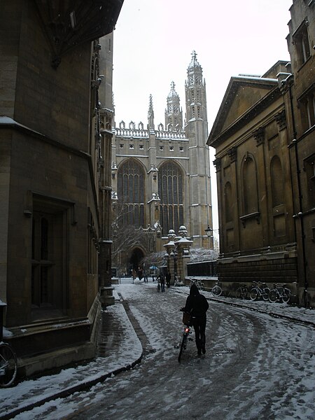 File:Kings Chapel from Trinity Lane in snow.JPG